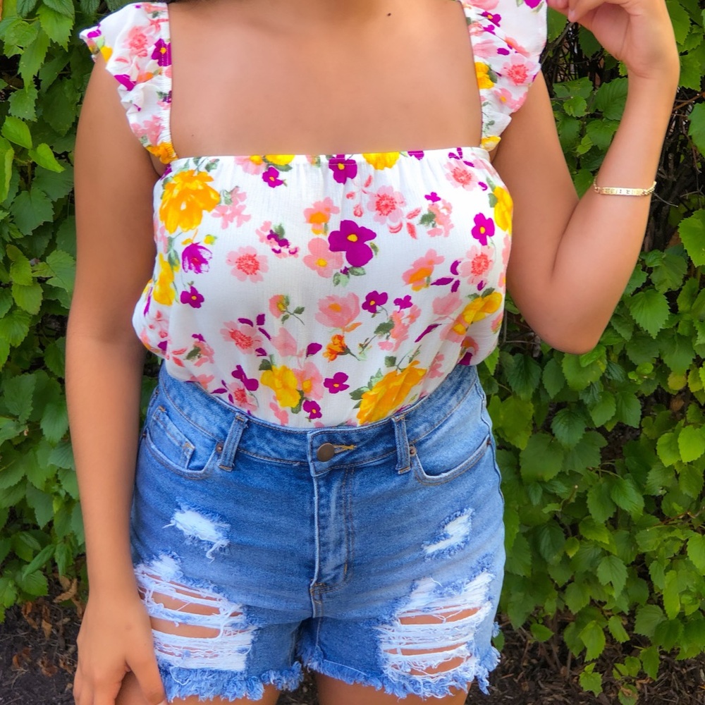 Blue Blush White Floral Square-Neck Ruffle Strap Tank